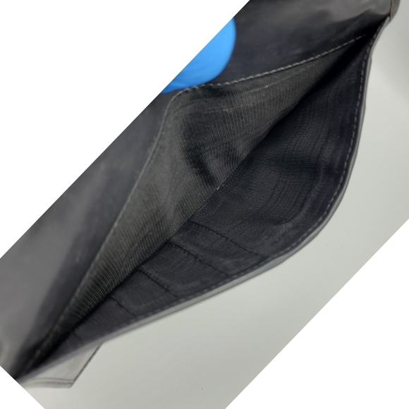 Authentic Preowned Gucci Bifold Wallet - Picture 8 of 9